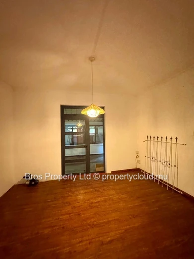 Rs 75,000/Month | Spacious Commercial Office for Rent in Curepipe