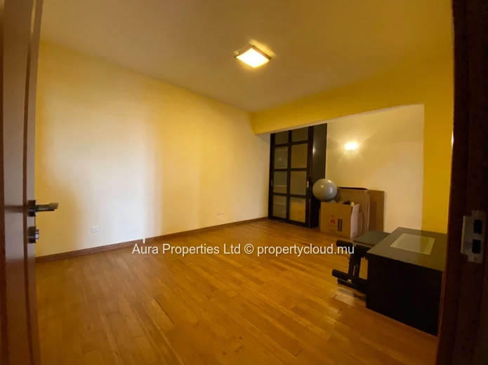 Spacieux 3 chambres 201m², grand séjour et cuisine équipée à Beau Bassin