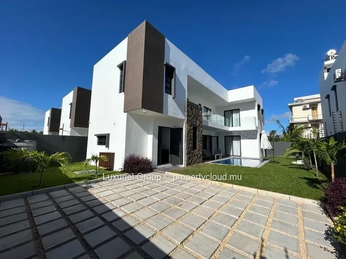 Magnifique Villa 4 Chambres Avec Prestations De Standing