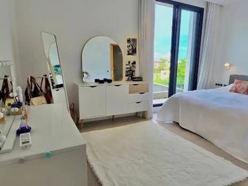 5 Bedroom Villa