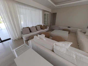 4 Bedroom Villa
