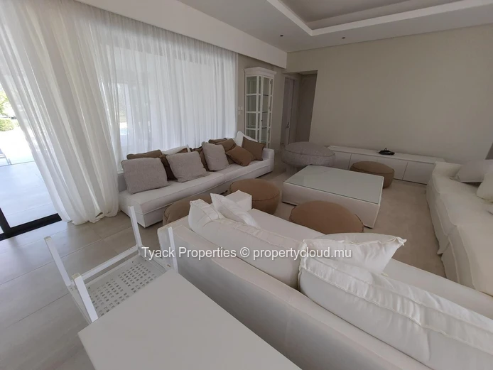 For Rent – Villa Preuneuse, Anahita