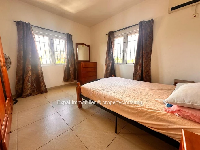 Appartement 2 chambres à louer à Grand Baie – Résidence sécurisée avec piscine