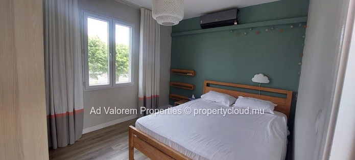 A LOUER - Joli duplex de 3 chambres avec jardin privatif au cœur de Moka (Mandat exclusif)