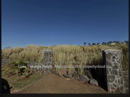 Corner Residential Plot for Sale in Belle Vue Harel | Hillside 2 | 1151m² | Motorway View | Secure Estate | Rs 18M