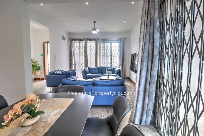 3 bedrooms contemporary in a quiet area 