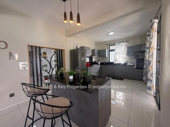 4-Bedroom Villa with Swimming Pool | Morc Mahadoo, Baie du Tombeau
