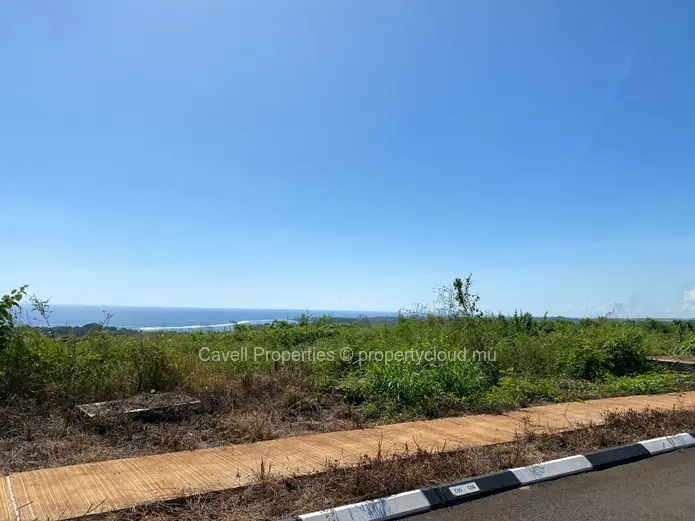 Residential Land for Sale, Morcellement Serenis, Albion