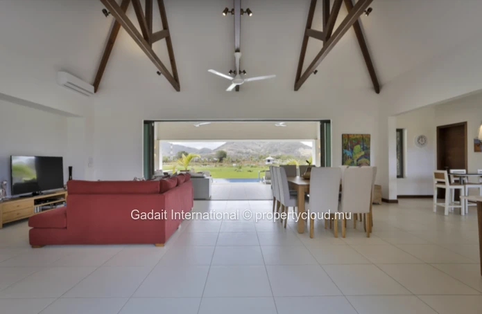 Exceptional 4-Bedroom Villa Rental with Private Pool & Tropical Garden at Anahita Resort