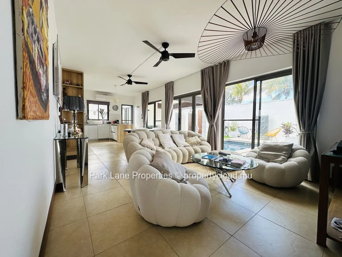 Villa for sale in a secured residence at Pereybere.