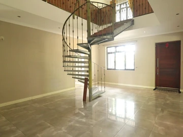 Maison de 8 Chambres