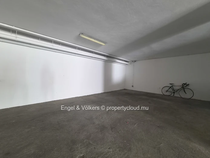 Spacious 3-Bedroom Apartment in a Convenient Coastal Location
