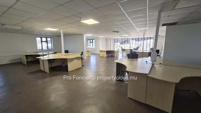 Bureau à louer à Quatre-Bornes -  Emplacement Stratégique