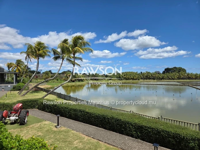 2 Bedroom Apartment | 2 Bathrooms | Pool | Shops | Medical Centre | Padel | School | Beau Plan