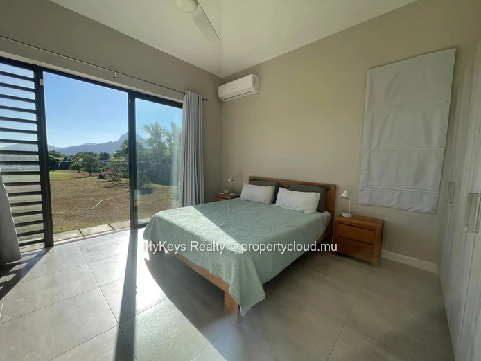 Panoramic Mountain Views - Expansive Landscaped Grounds - Absolute Privacy - Pet Friendly