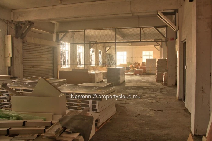 Traditional office of 180 m²