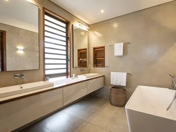 4 Bedroom Villa