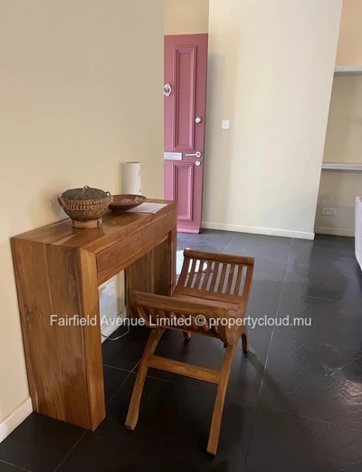Maison meublée 4 chambres avec bureau à louer à Moka