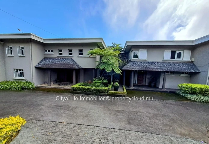 Luxurious 7 Bedroom Two Houses in Floréal with 2 Offices, Land 3,750m² - Price Rs