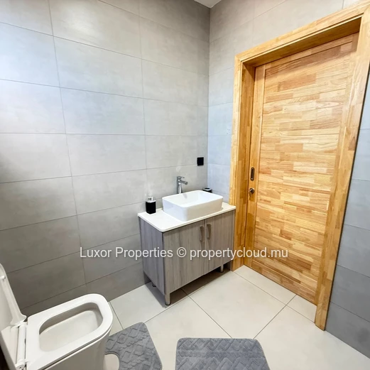 Penthouse Studio À Louer | Flic En Flac