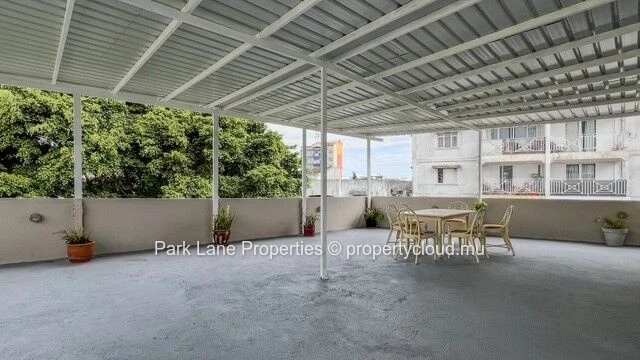 High exposure commercial building in the heart of Quatre Bornes – Exceptional visibility 