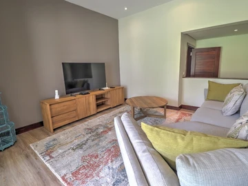 Spectacular colonial-style 4-bed villa 