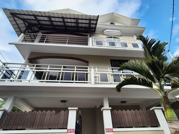6 Bedroom Apartment