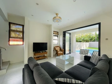 4 Bedroom Villa