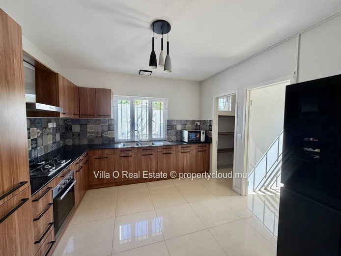 Close to Intermart Calodyne and the beaches, welcomed at the parking area by a lovely landscaped garden, bright furni...