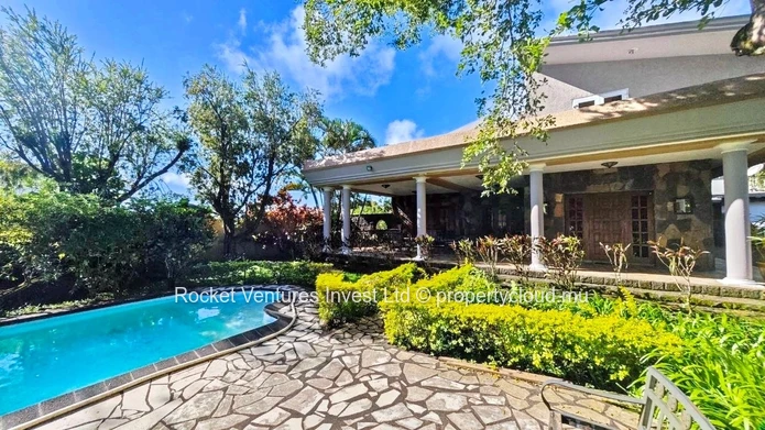 Villa élégante avec 4 chambres à louer et à vendre, Floréal – Centre