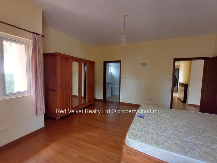 Appartement de 3 chambres entièrement meublé à vendre à Beau Bassin