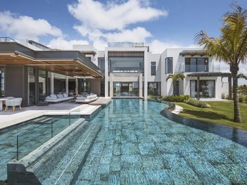 5 Bedroom Villa