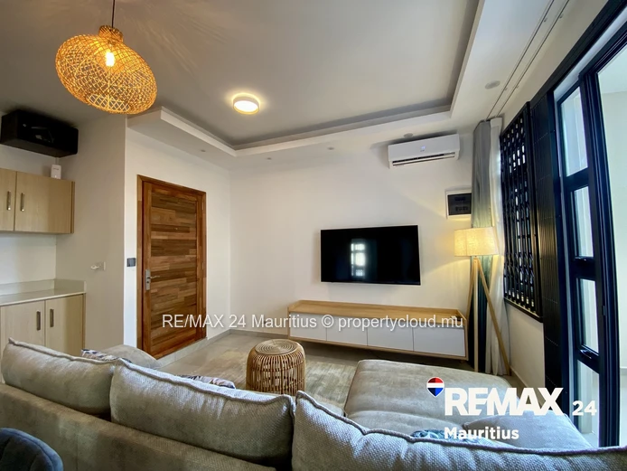 New Ground Floor Apartment Short Walk from the Beach