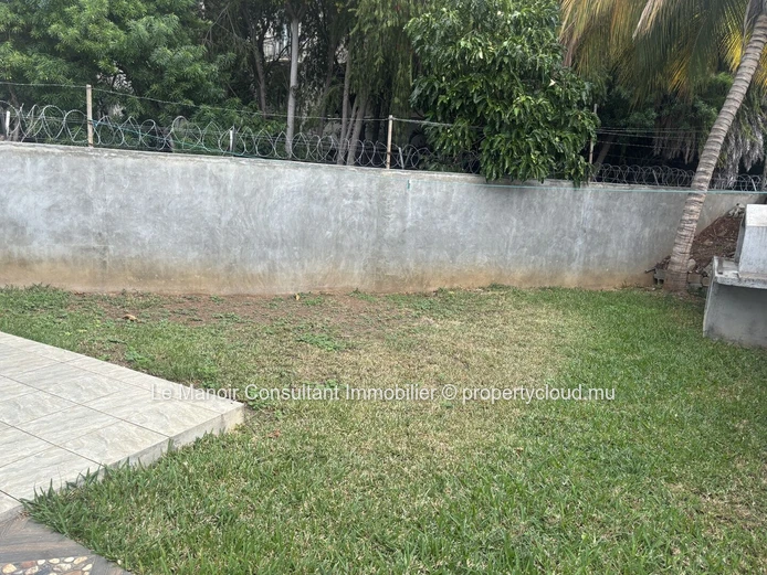 Villa 5 chambres à vendre à Flic en Flac avec jardin