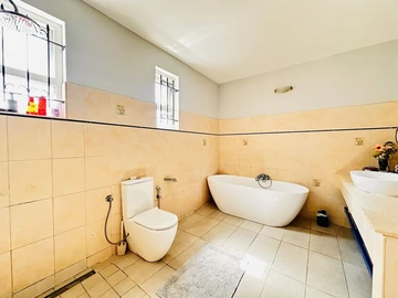 4 Bedroom Villa