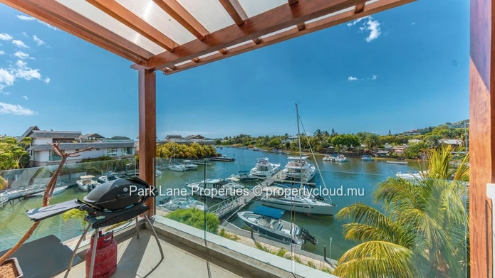 Penthouse RES sur la marina!
