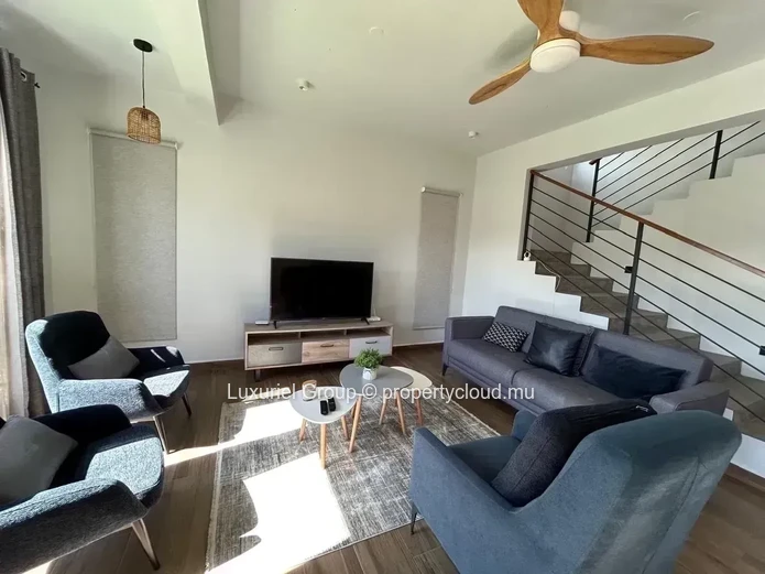 Elegant Villa with Master Suite and Outdoor Living Areas