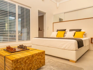6 Bedroom Villa