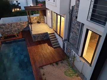 5 Bedroom Villa