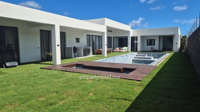 4 Bedroom Villa Located In Grand Baie - Accessible To Foreigners