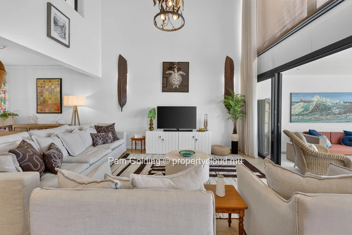 Maison de ville de 4 chambres avec piscine privée à vendre à Azuri Ocean & Golf Village, Île Maurice (Mandat exclusif)