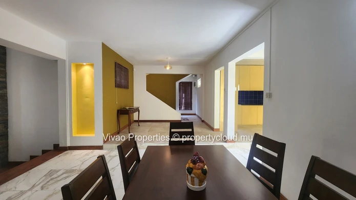 Maison meublée de 5 chambres à louer à Beau Bassin