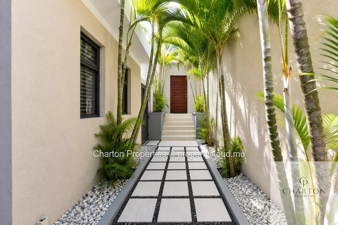 Villa moderne meublée avec jardin privé - Résidence sécurisée à Péreybère