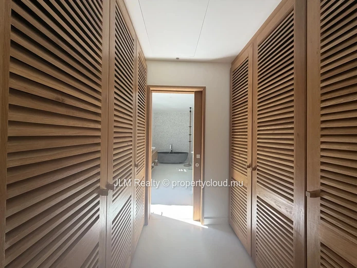 À Vendre : Villa Contemporaine de Prestige de 5 Chambres à Tamarin, Île Maurice