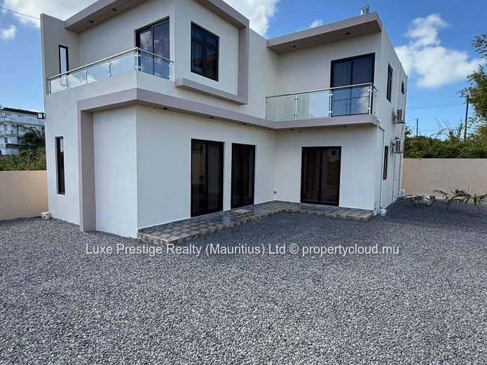 Newly Built 4-Bedroom Villa for Rent in Chemin 20 Pieds, Grand Baie | 14 Perches | Large Garden & Parking