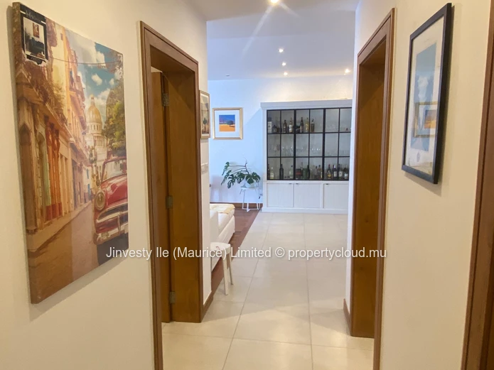 Pereybere: 171 m² apartment, 3 bedrooms, two terraces and shared pool