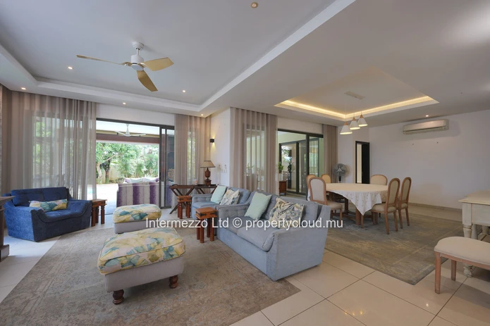 Title tag Villa for sale Mont Mascal – Private 6-villa residence | Intermezzo