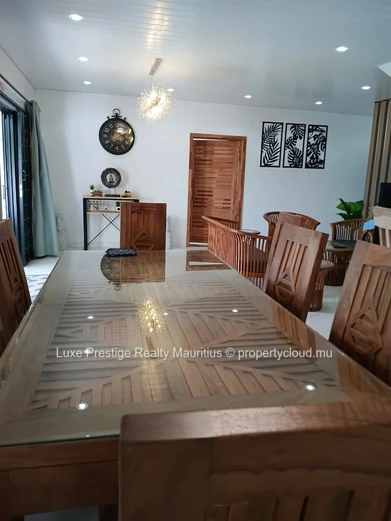 Newly built 4-bedroom luxury villa with pool in Calodyne – 3 minutes from the beach   | Land 10 perches | 210 m² buil...