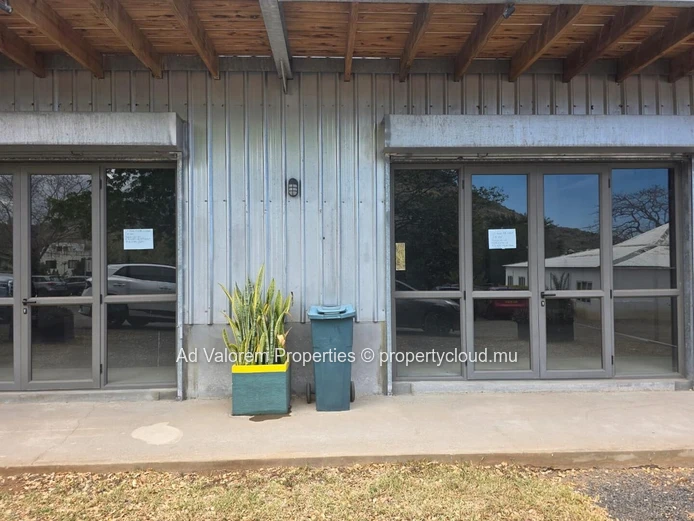 Office space to rent in Black River