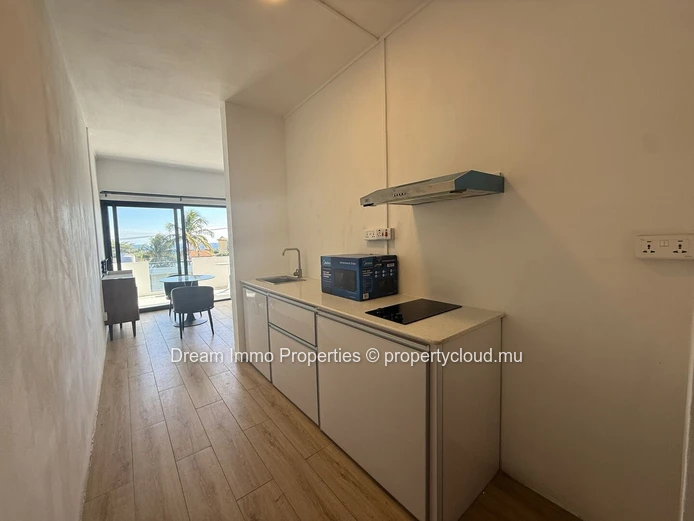 Studio meublé très lumineux avec vue mer à Flic en Flac – Ile Maurice